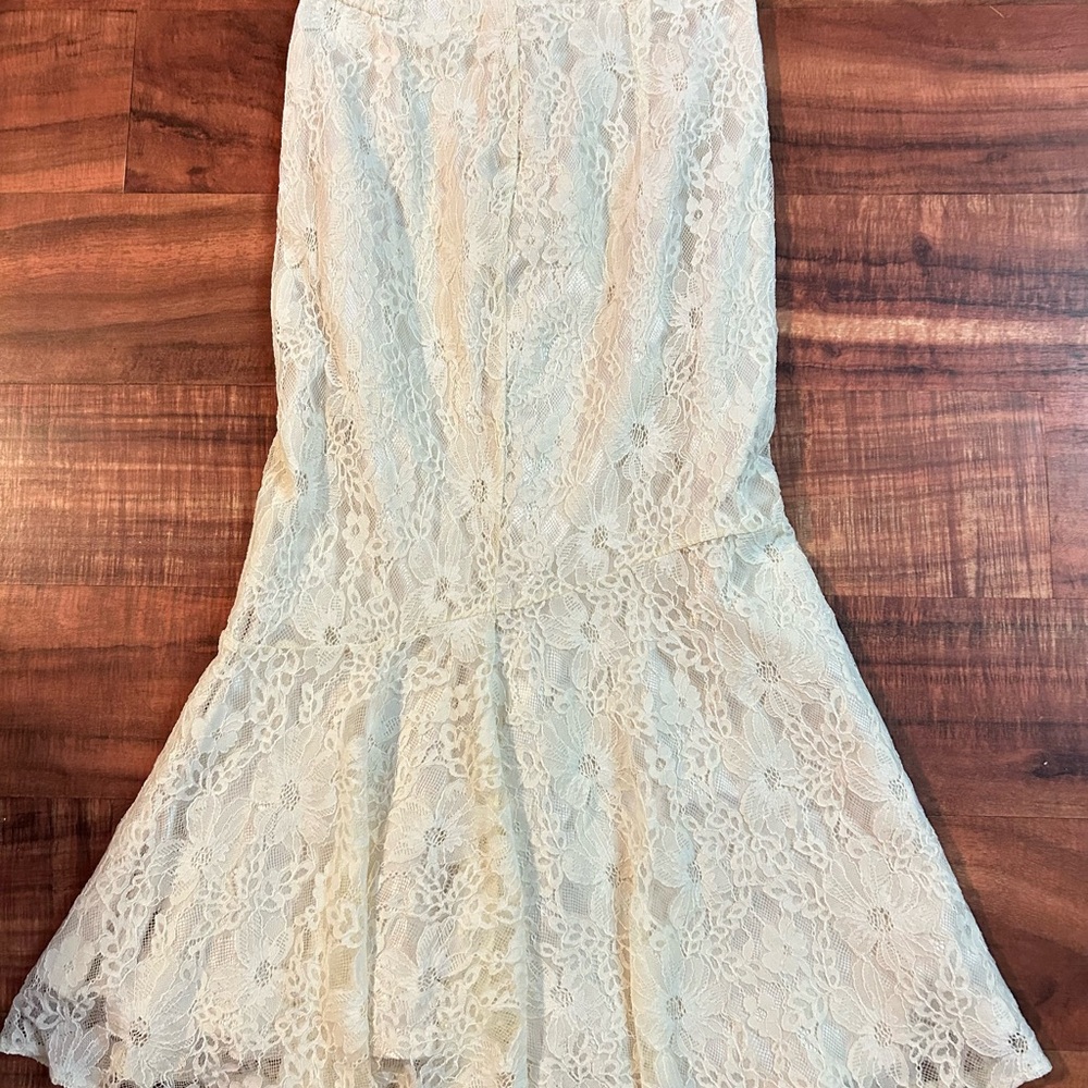 Elegant Cream Lace Skirt Bought in Japan